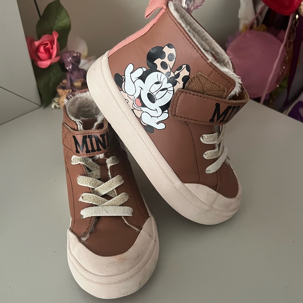 H&M Minnie Mouse Boots Size 9 Toddler Great Condition!